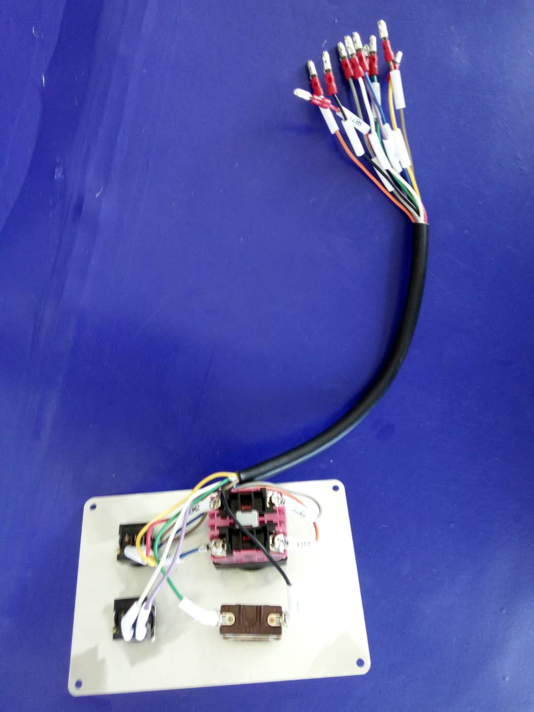 伺服機電線束